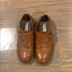 Steve Madden Men’s Wingtipped shoes with a buckle